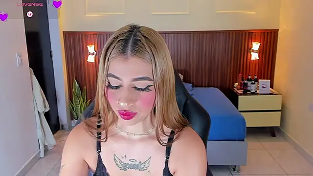 LUCYAMARS1 online show from 26, 11, 2025