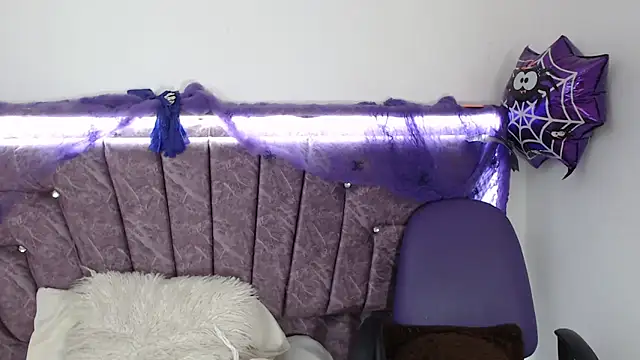 Penelope Fox14 online show from 21, 10, 2025