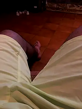 Snapshot of AdA-LoVe chatting on 7, 10, 2025 AdA-LoVe online show from 7, 10, 2025