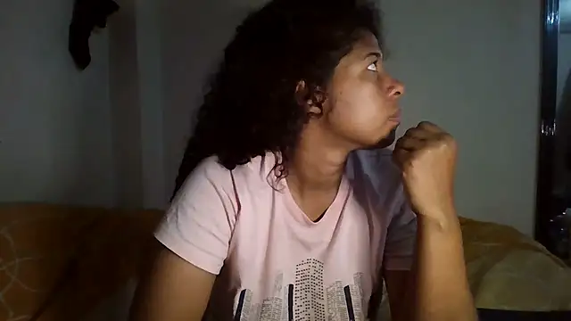 Snapshot of Ivon-09 chatting on 12, 12, 2024 Ivon-09 online show from 12, 12, 2024