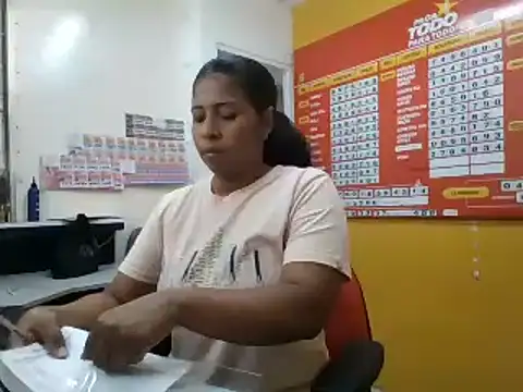 Snapshot of Ivon-09 chatting on 11, 2, 2025 Ivon-09 online show from 11, 2, 2025