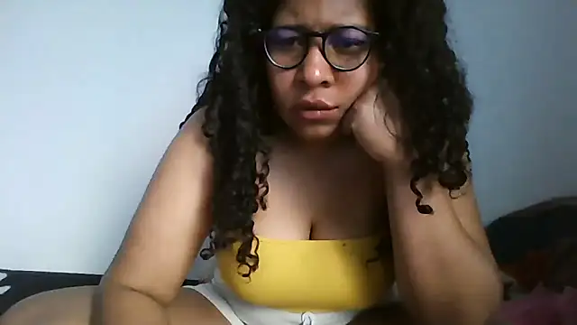 Snapshot of Ivon-09 chatting on 13, 9, 2025 Ivon-09 online show from 13, 9, 2025