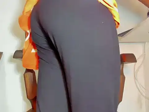 Snapshot of Aniilethebonny chatting on 28, 2, 2025 Aniilethebonny online show from 28, 2, 2025