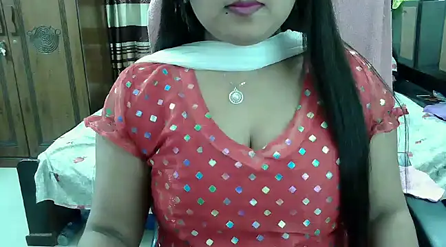 Snapshot of SweetGirlRani143 chatting on 11, 1, 2025 SweetGirlRani143 online show from 11, 1, 2025