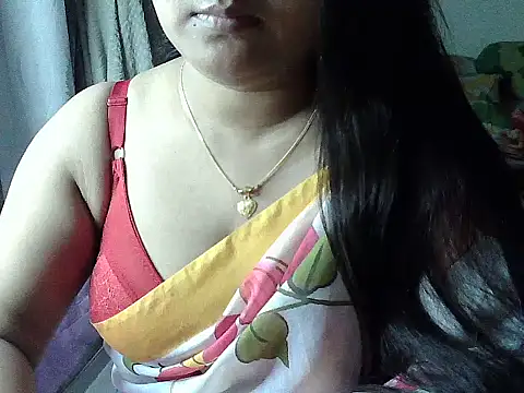 Snapshot of SweetGirlRani143 chatting on 7, 10, 2025 SweetGirlRani143 online show from 7, 10, 2025