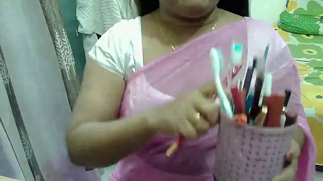 Snapshot of SweetGirlRani143 chatting on 11, 10, 2025 SweetGirlRani143 online show from 11, 10, 2025