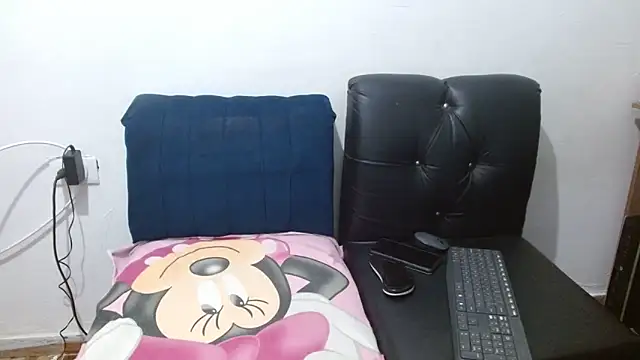 charlotte slut online show from 29, 11, 2025