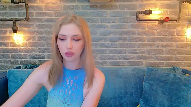 LisaCaprice online show from 23, 6, 2026