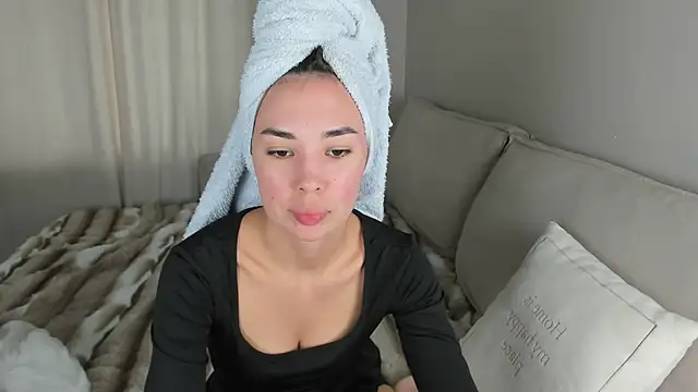 Snapshot of nilliluv chatting on 15, 4, 2026 nilliluv online show from 15, 4, 2026