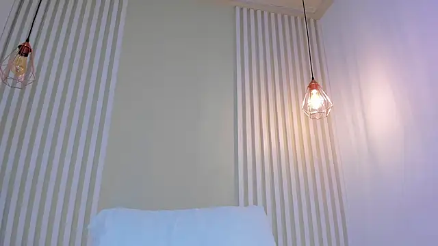 annawelk  online show from 4, 12, 2024