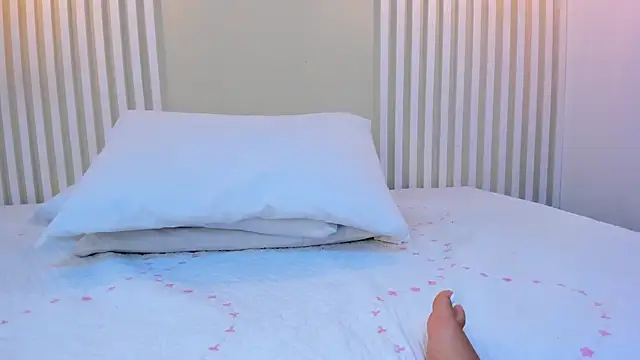 annawelk  online show from 11, 1, 2025