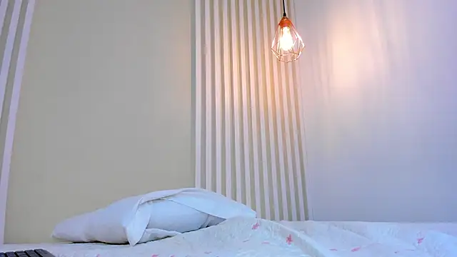 annawelk  online show from 25, 1, 2025