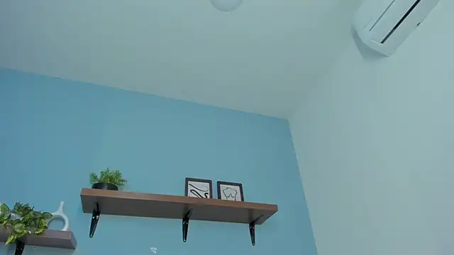 annawelk  online show from 28, 10, 2025