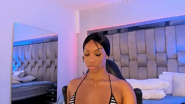 Snapshot of ChaynnaCooper chatting on 19, 2, 2025 ChaynnaCooper online show from 19, 2, 2025