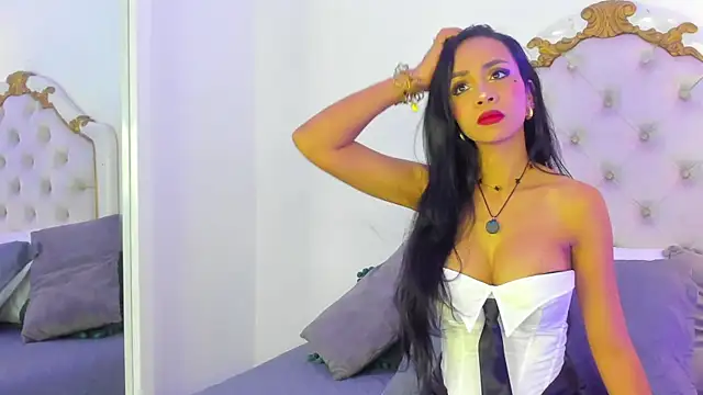 SamanthaFerrer   online show from 23, 11, 2025