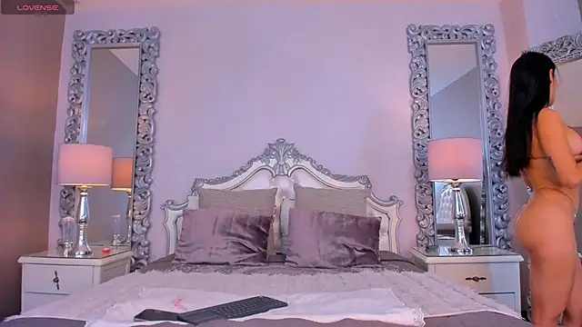 Snapshot of OrianaRodhes chatting on 8, 9, 2025 OrianaRodhes online show from 8, 9, 2025
