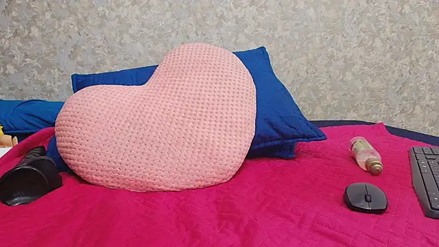 nicol f online show from 3, 3, 2025