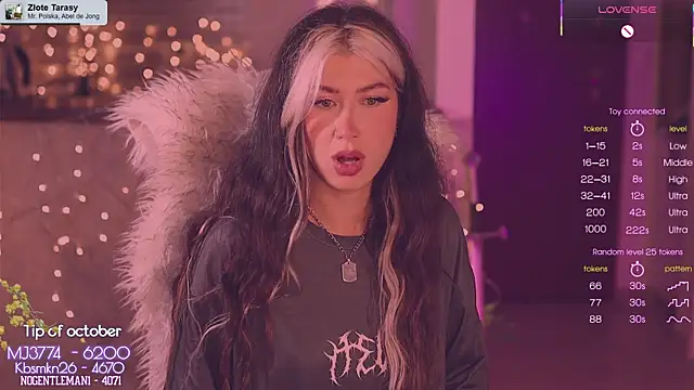 Snapshot of Virtual_Wafu chatting on 21, 10, 2025 Virtual Wafu online show from 21, 10, 2025