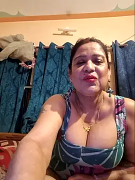 Hot Queen77 online show from 5, 3, 2025