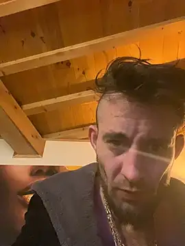 Bigkisslove online show from 3, 3, 2026