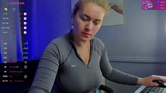 Snapshot of Ariell_Margot_ chatting on 9, 9, 2025 Ariell Margot online show from 9, 9, 2025