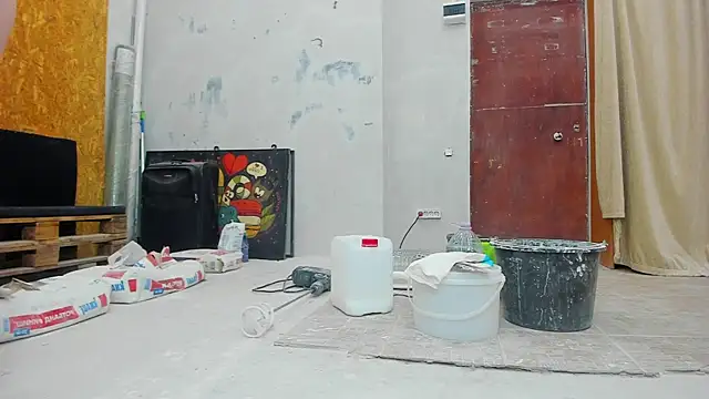 YourSuperModel online show from 31, 1, 2025