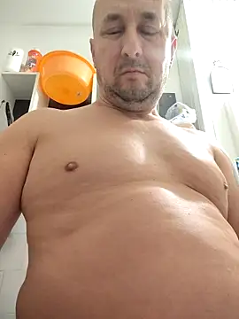 Snapshot of intx800 chatting on 8, 10, 2025 intx800 online show from 8, 10, 2025