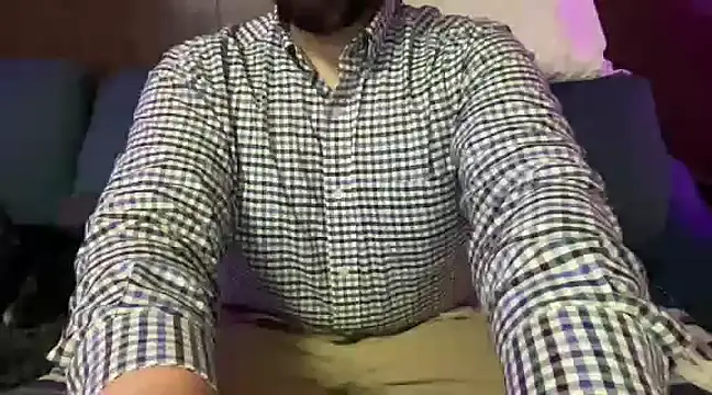 Snapshot of ThongerBBro chatting on 7, 3, 2025 ThongerBBro online show from 7, 3, 2025