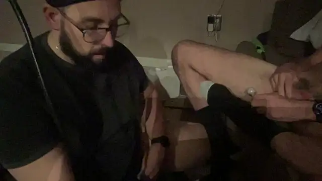 Snapshot of ThongerBBro chatting on 24, 10, 2025 ThongerBBro online show from 24, 10, 2025