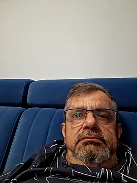 axecoman60 online show from 9, 2, 2025