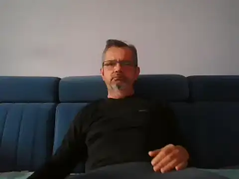 axecoman60 online show from 12, 2, 2025