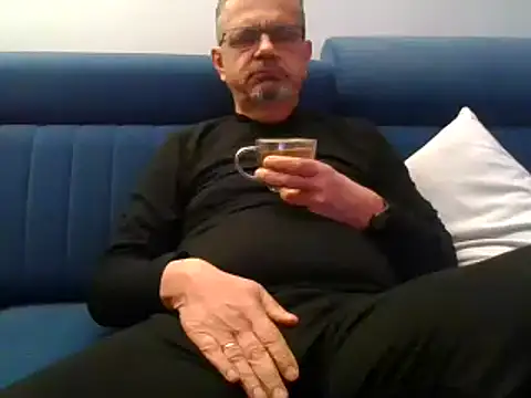 axecoman60 online show from 17, 2, 2025