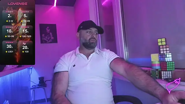 Snapshot of MAGABEAR077 chatting on 14, 10, 2025 MAGABEAR077 online show from 14, 10, 2025