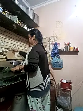 Kavya kapoor online show from 4, 2, 2026