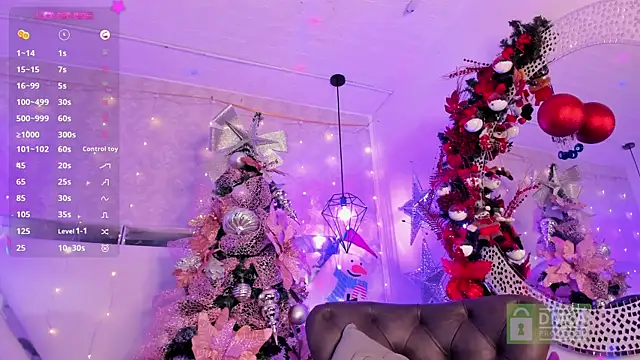 Snapshot of EmilyLeah_ chatting on 23, 12, 2024 EmilyLeah online show from 23, 12, 2024