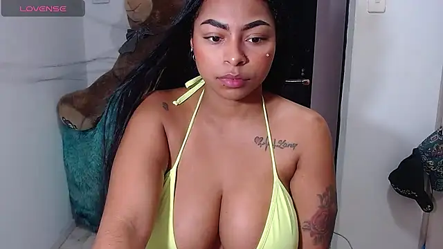 alanajonees22 online show from 6, 2, 2025
