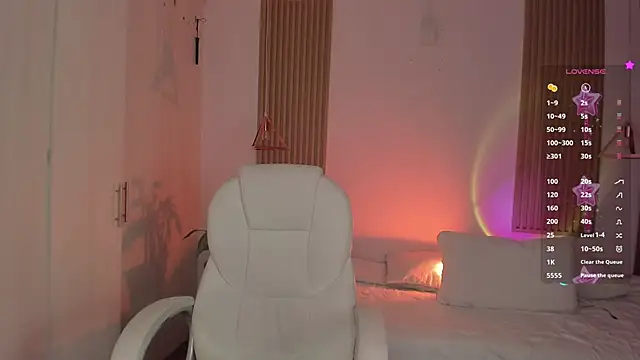 Snapshot of Kendall_Bunnyy chatting on 13, 10, 2025 Kendall Bunnyy online show from 13, 10, 2025