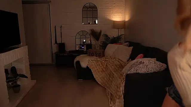 Snapshot of Heidi11 chatting on 4, 3, 2026 Heidi11 online show from 4, 3, 2026