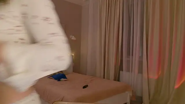 Snapshot of Pink_SeaGul chatting on 20, 10, 2025 Pink SeaGul online show from 20, 10, 2025