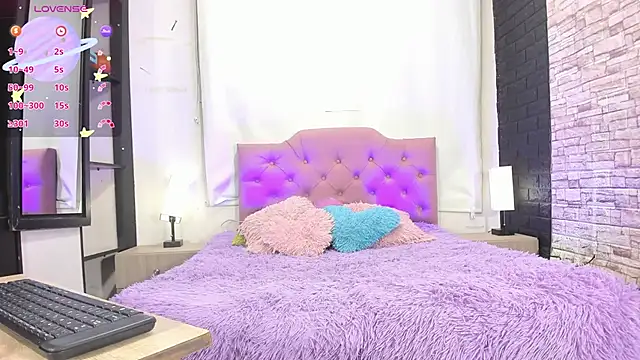 Snapshot of kitty_queen10 chatting on 20, 12, 2025 kitty queen10 online show from 20, 12, 2025