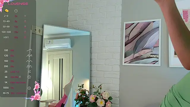 AliceBrayan online show from 8, 3, 2025