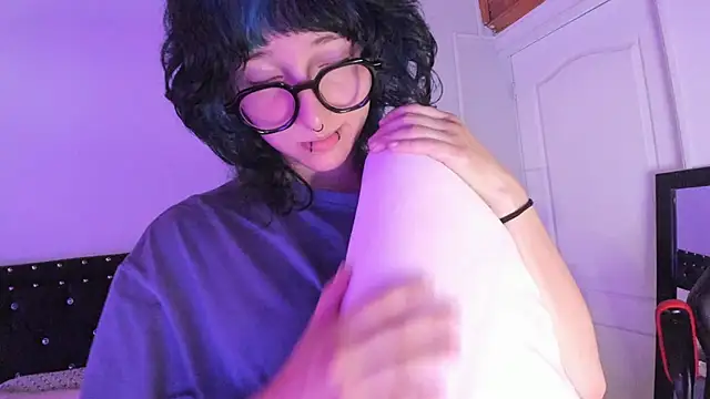 Ghosty Doll online show from 20, 12, 2025