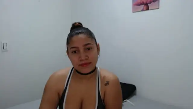 Snapshot of miss_rose1 chatting on 12, 1, 2025 miss rose1 online show from 12, 1, 2025