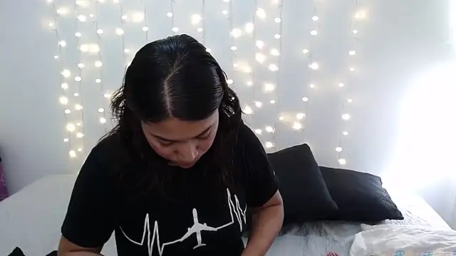 Snapshot of miss_rose1 chatting on 13, 2, 2025 miss rose1 online show from 13, 2, 2025