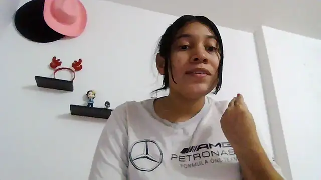 Snapshot of miss_rose1 chatting on 15, 12, 2025 miss rose1 online show from 15, 12, 2025