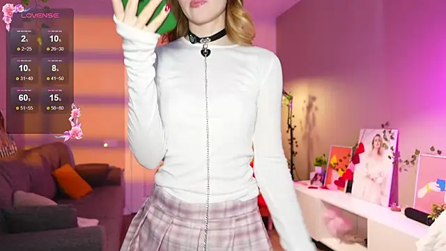 Snapshot of SpiceJessy chatting on 10, 4, 2026 SpiceJessy online show from 10, 4, 2026
