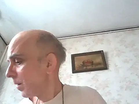 Snapshot of mariusica1@xh chatting on 16, 9, 2025 mariusica1xh online show from 16, 9, 2025