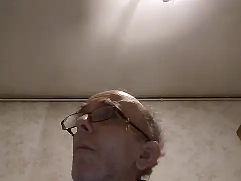 Snapshot of mariusica1@xh chatting on 15, 10, 2025 mariusica1xh online show from 15, 10, 2025