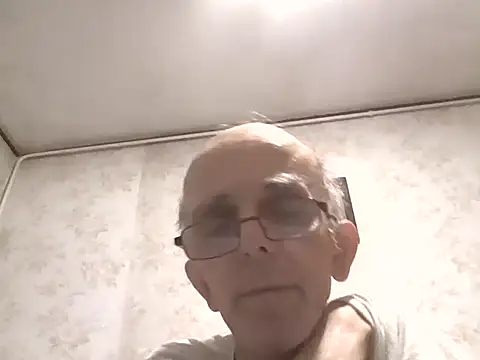 Snapshot of mariusica1@xh chatting on 27, 10, 2025 mariusica1xh online show from 27, 10, 2025