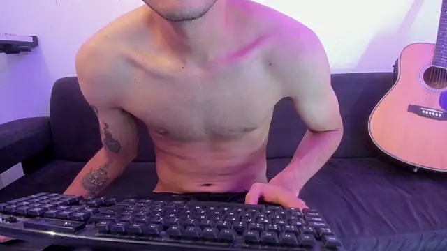 Snapshot of Henrikk_senn chatting on 10, 4, 2026 Henrikk senn online show from 10, 4, 2026